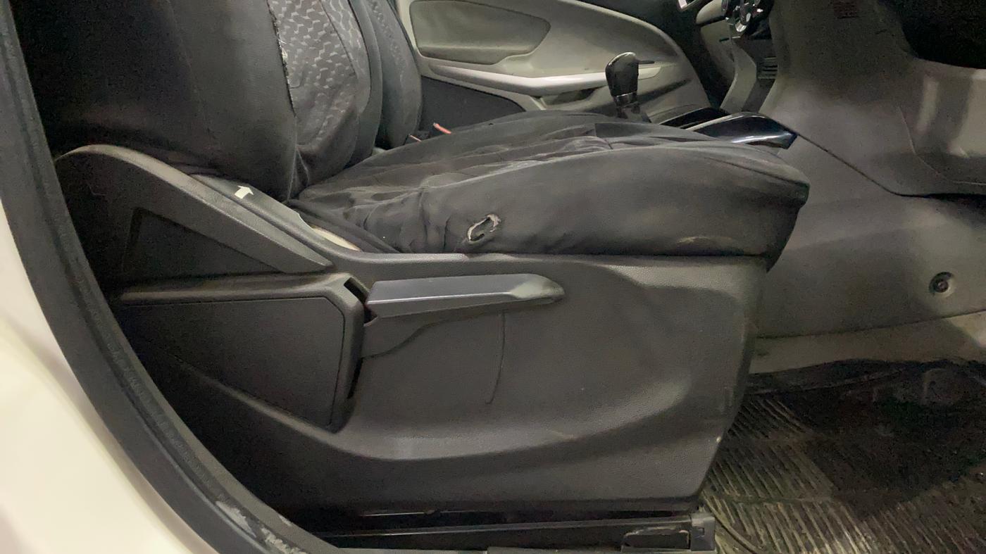 2016 Ford Ecosport TREND+ 1.5L DIESEL, Diesel, Manual, 1,34,740 km, Driver Side Adjustment Panel