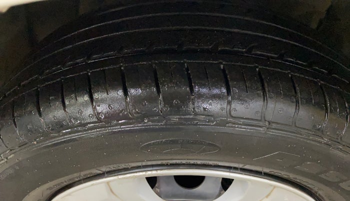 2016 Ford Ecosport TREND+ 1.5L DIESEL, Diesel, Manual, 1,34,726 km, Left Front Tyre Tread