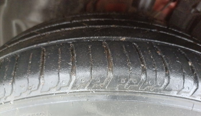 2020 Tata ALTROZ XT PETROL, Petrol, Manual, 56,124 km, Left Front Tyre Tread