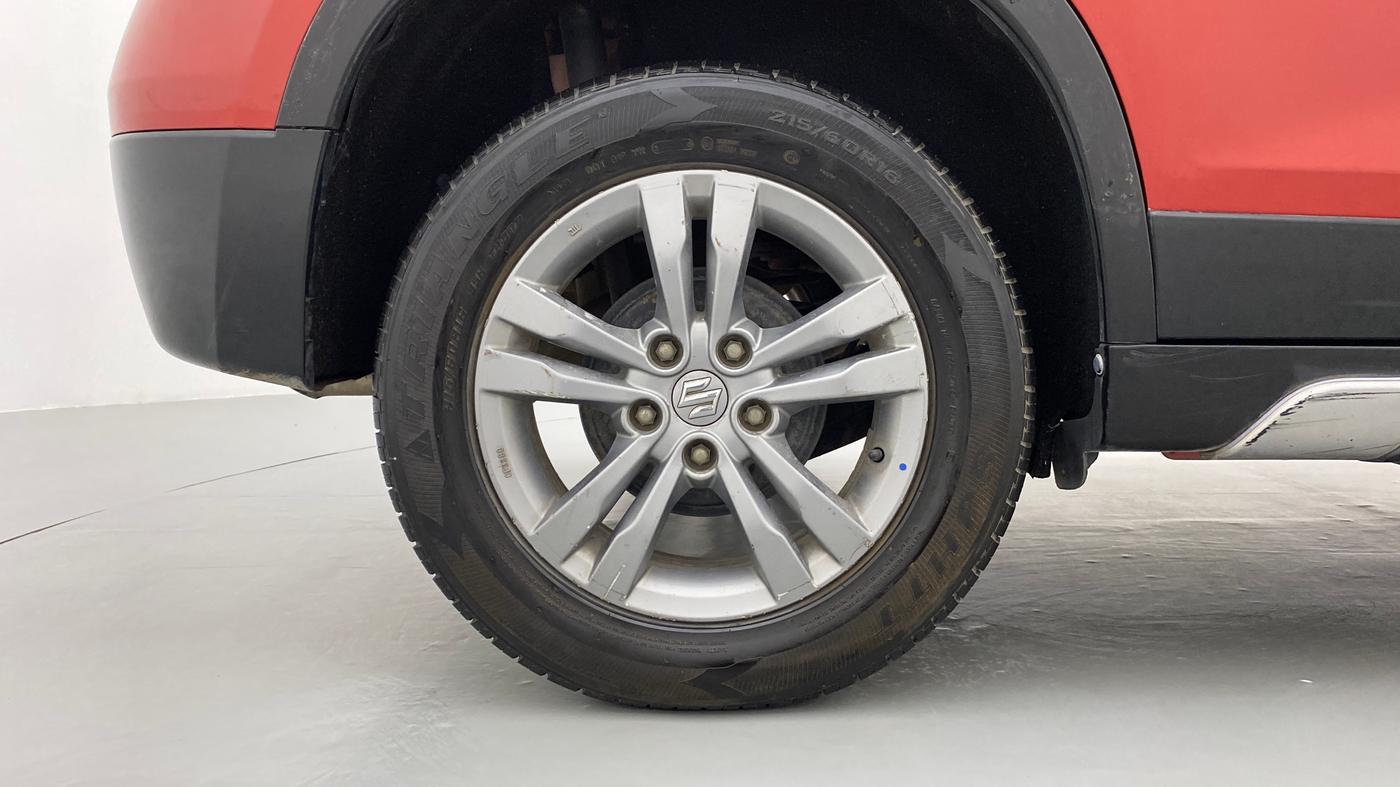 2016 Maruti Vitara Brezza ZDI PLUS DUAL TONE, Diesel, Manual, 1,50,395 km, Right Rear Wheel