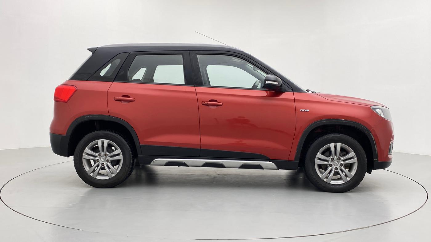 2016 Maruti Vitara Brezza ZDI PLUS DUAL TONE, Diesel, Manual, 1,50,395 km, Right Side View