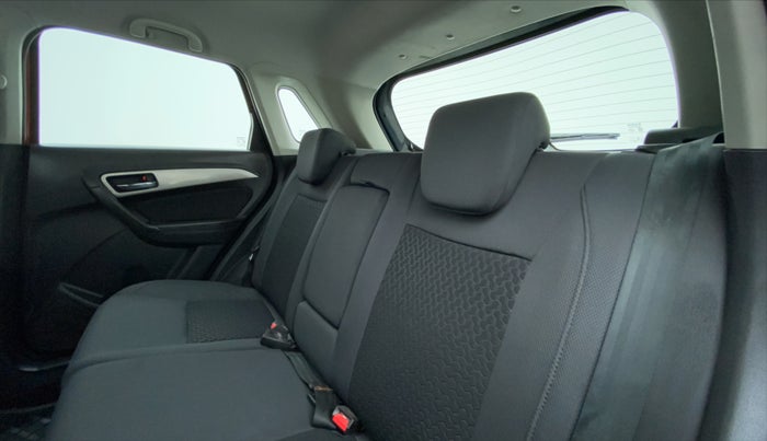2016 Maruti Vitara Brezza ZDI PLUS DUAL TONE, Diesel, Manual, 1,50,395 km, Right Side Rear Door Cabin