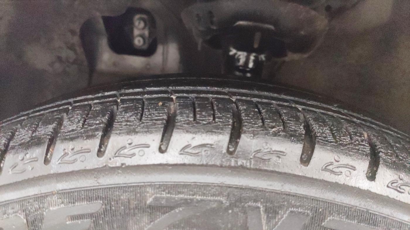 2021 Hyundai AURA S 1.2 AMT, Petrol, Automatic, 26,055 km, Left Front Tyre Tread