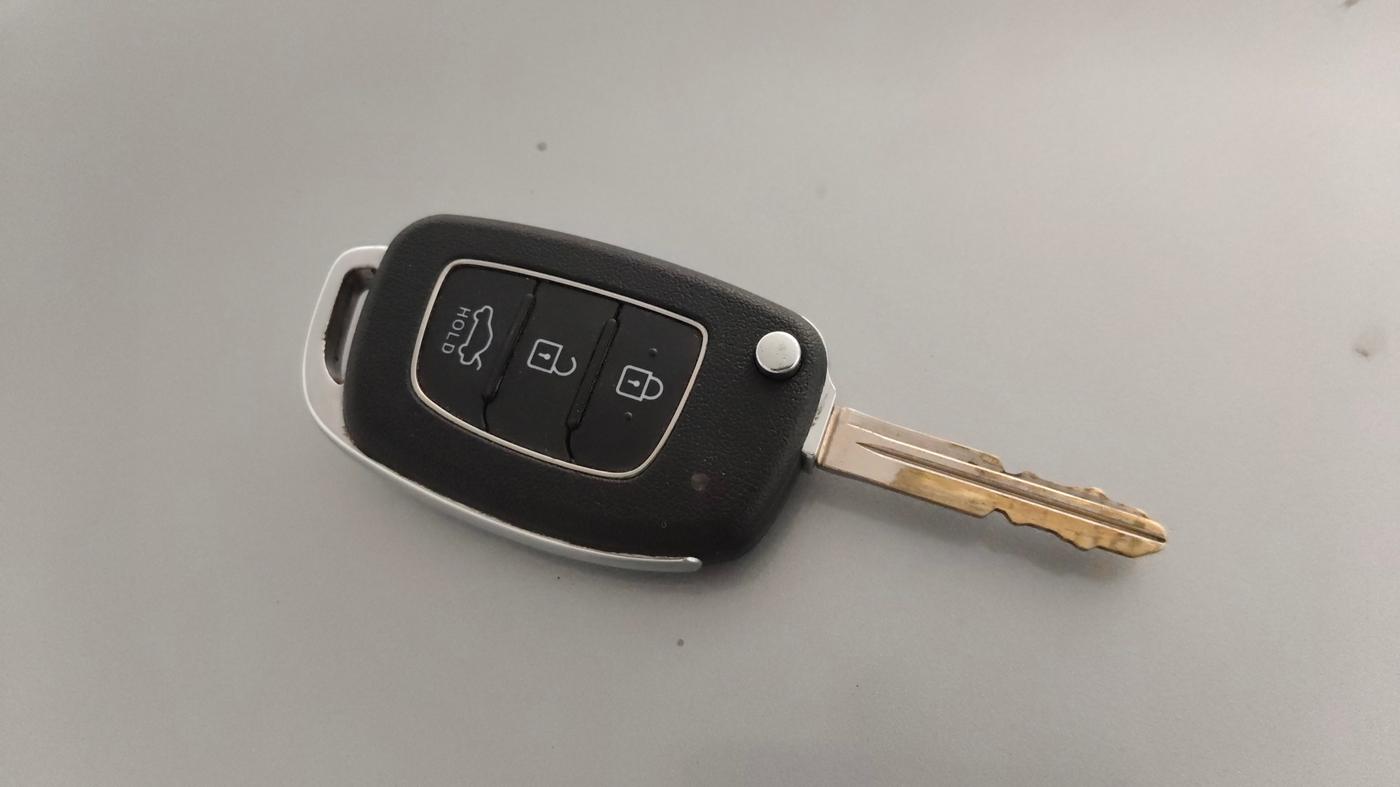 2021 Hyundai AURA S 1.2 AMT, Petrol, Automatic, 26,055 km, Key Close Up