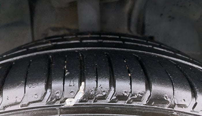 2018 Tata NEXON XZA PLUS PETROL, Petrol, Automatic, 70,022 km, Right Front Tyre Tread