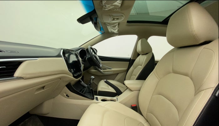 2022 MG HECTOR SHARP HYBRID 1.5 PETROL, Petrol, Manual, 6,493 km, Right Side Front Door Cabin