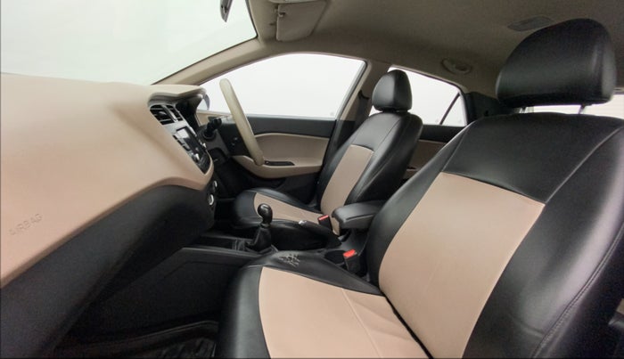 2019 Hyundai Elite i20 SPORTZ PLUS 1.2, Petrol, Manual, 68,707 km, Right Side Front Door Cabin