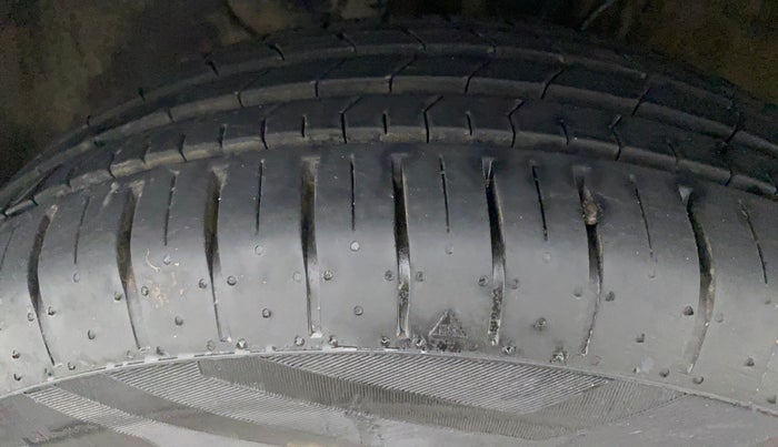 2019 Hyundai Elite i20 SPORTZ PLUS 1.2, Petrol, Manual, 68,707 km, Left Front Tyre Tread