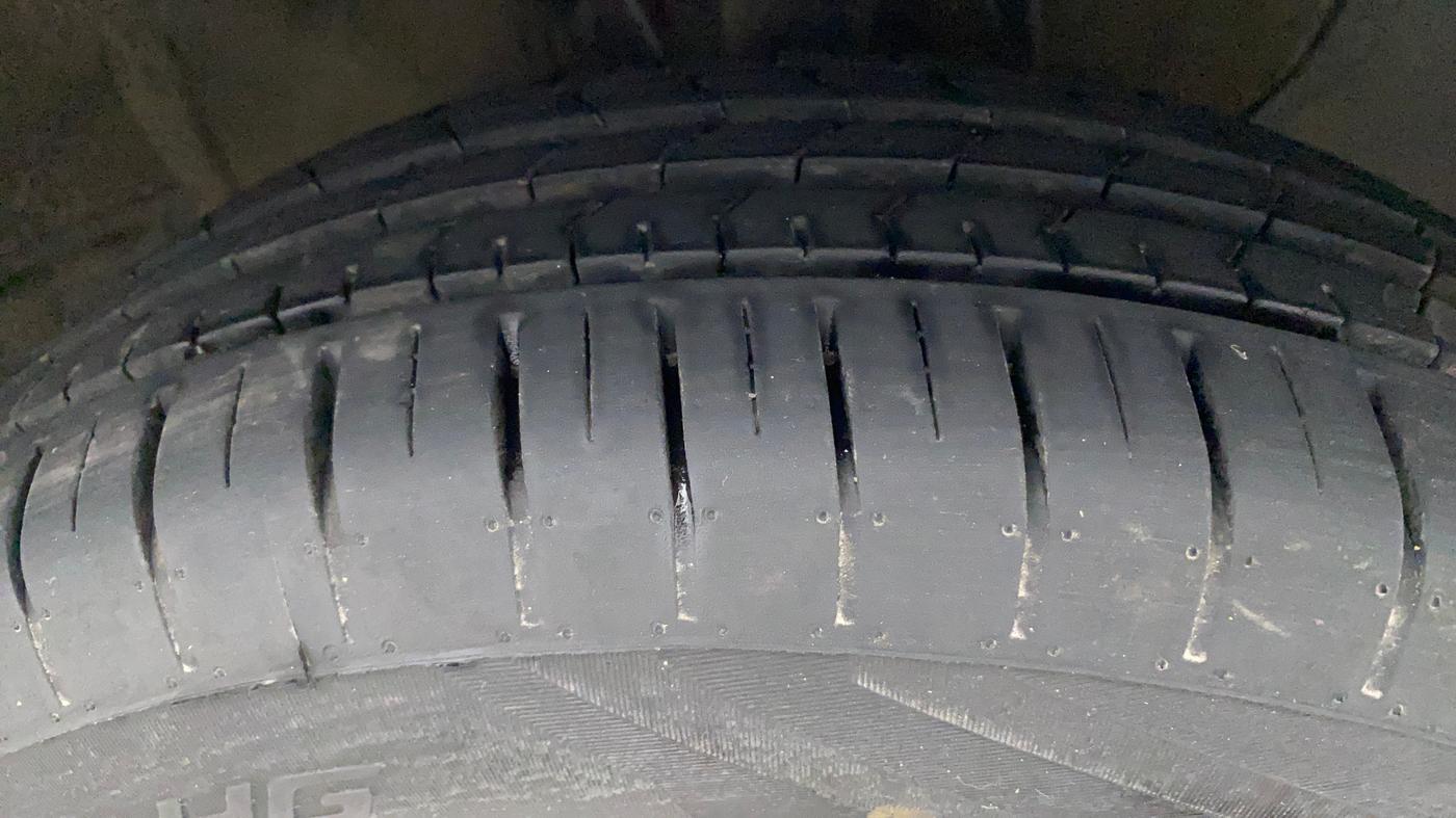 2019 Hyundai Elite i20 SPORTZ PLUS 1.2, CNG, Manual, 68,707 km, Right Front Tyre Tread