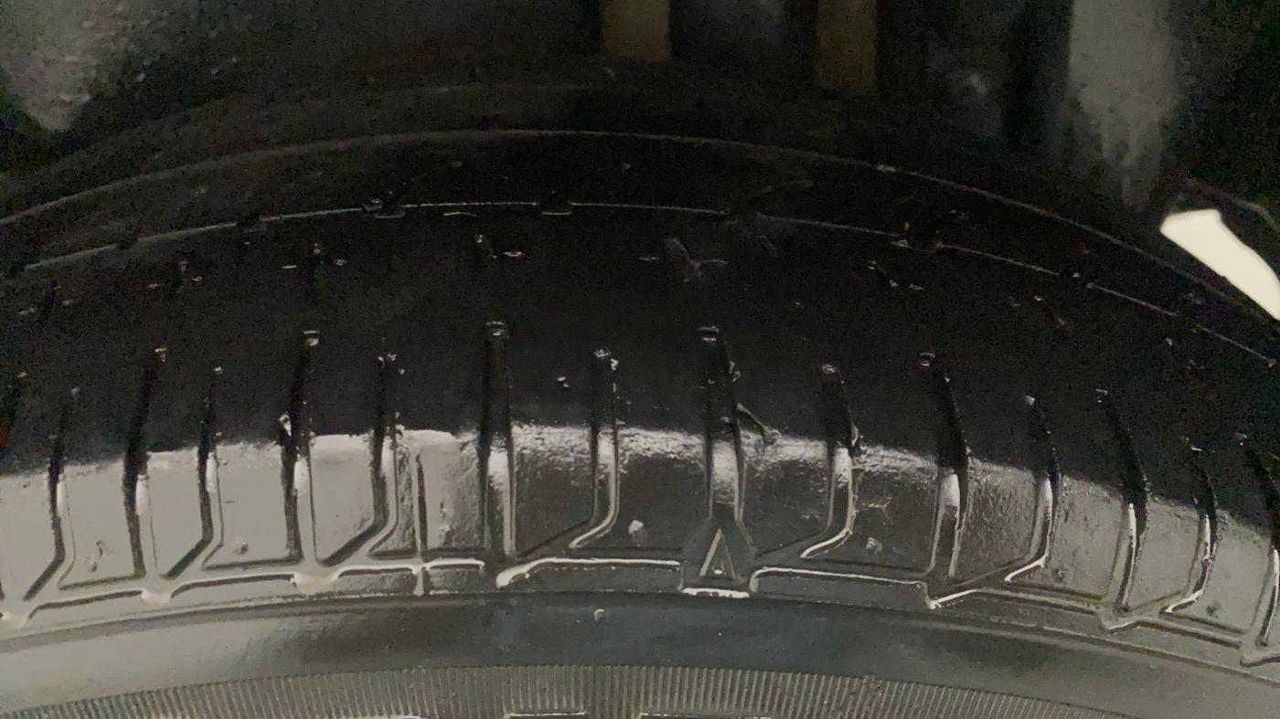2014 Maruti Swift Dzire ZDI, Diesel, Manual, 1,14,899 km, Right Front Tyre Tread