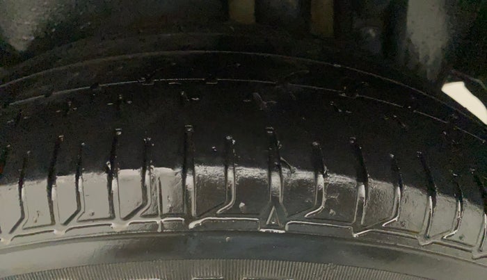 2014 Maruti Swift Dzire ZDI, Diesel, Manual, 1,14,899 km, Right Front Tyre Tread