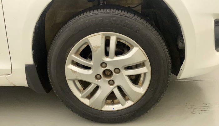 2014 Maruti Swift Dzire ZDI, Diesel, Manual, 1,14,899 km, Right Front Wheel