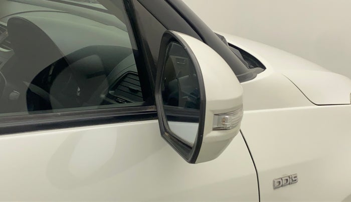 2014 Maruti Swift Dzire ZDI, Diesel, Manual, 1,14,899 km, Right rear-view mirror - Mirror motor not working