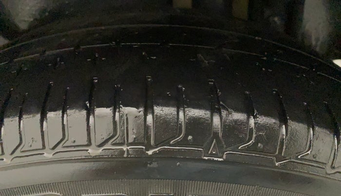 2014 Maruti Swift Dzire ZDI, Diesel, Manual, 1,14,899 km, Left Front Tyre Tread