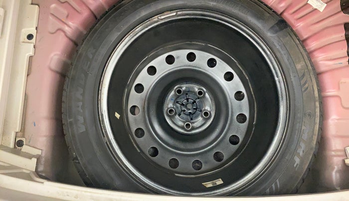 2019 Mahindra XUV300 W8(O) 1.2 PETROL DUAL TONE, Petrol, Manual, 32,193 km, Spare Tyre