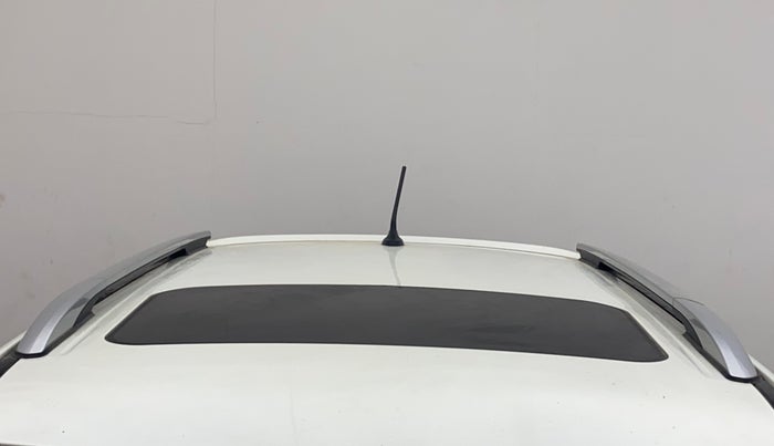 2019 Mahindra XUV300 W8(O) 1.2 PETROL DUAL TONE, Petrol, Manual, 32,193 km, Moonroof/ Sunroof