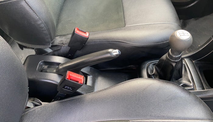 2013 Maruti Swift VXI, Petrol, Manual, 30,265 km, Gear Lever