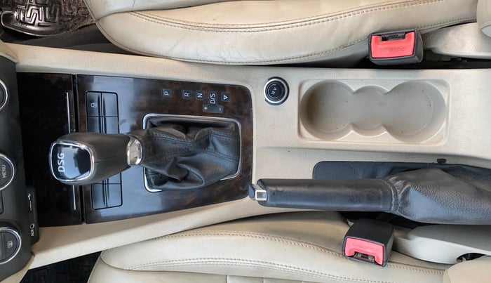 2017 Skoda Octavia STYLE PLUS AT 1.8 TSI, Petrol, Automatic, 49,876 km, Gear Lever