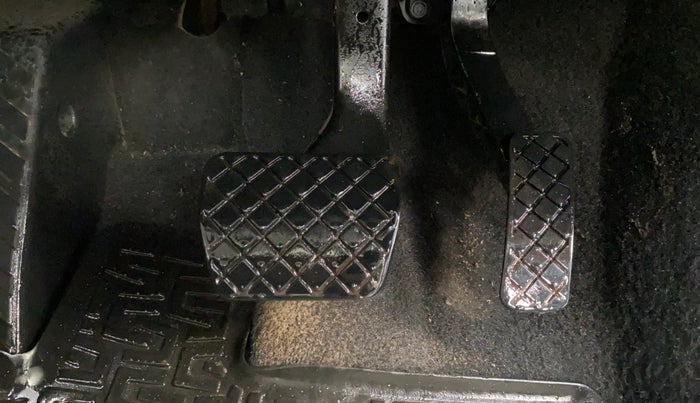 2017 Skoda Octavia STYLE PLUS AT 1.8 TSI, Petrol, Automatic, 49,876 km, Pedals