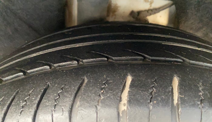 2017 Skoda Octavia STYLE PLUS AT 1.8 TSI, Petrol, Automatic, 49,876 km, Right Rear Tyre Tread