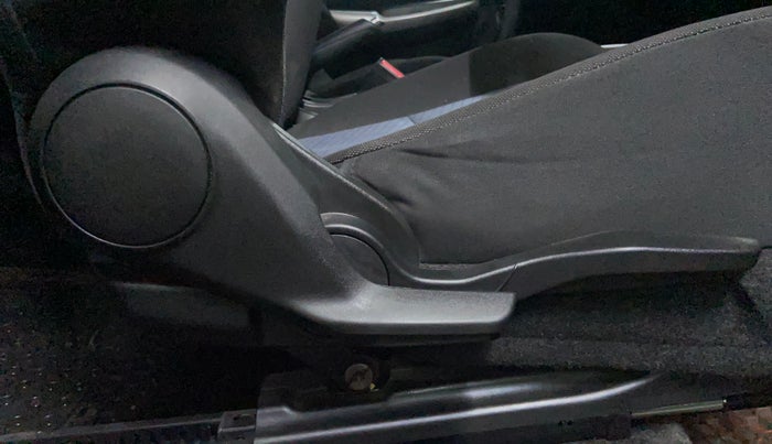 2021 Maruti Baleno ALPHA PETROL 1.2, Petrol, Manual, 30,931 km, Driver Side Adjustment Panel