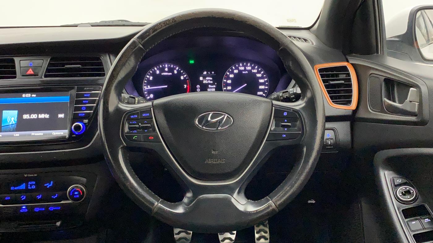 2015 Hyundai i20 Active 1.2 SX, Petrol, Manual, 73,563 km, Steering Wheel Close Up