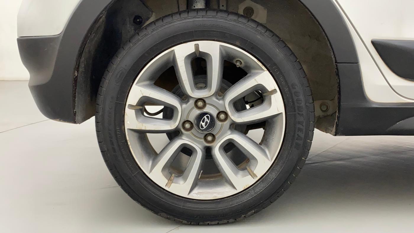 2015 Hyundai i20 Active 1.2 SX, Petrol, Manual, 73,563 km, Right Rear Wheel
