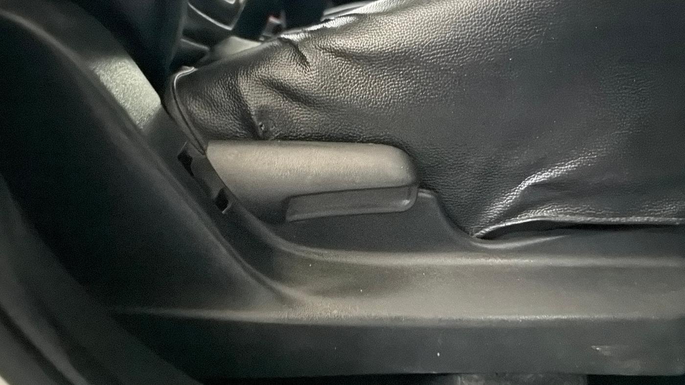 2019 Maruti Vitara Brezza VDI, Diesel, Manual, 68,648 km, Driver Side Adjustment Panel