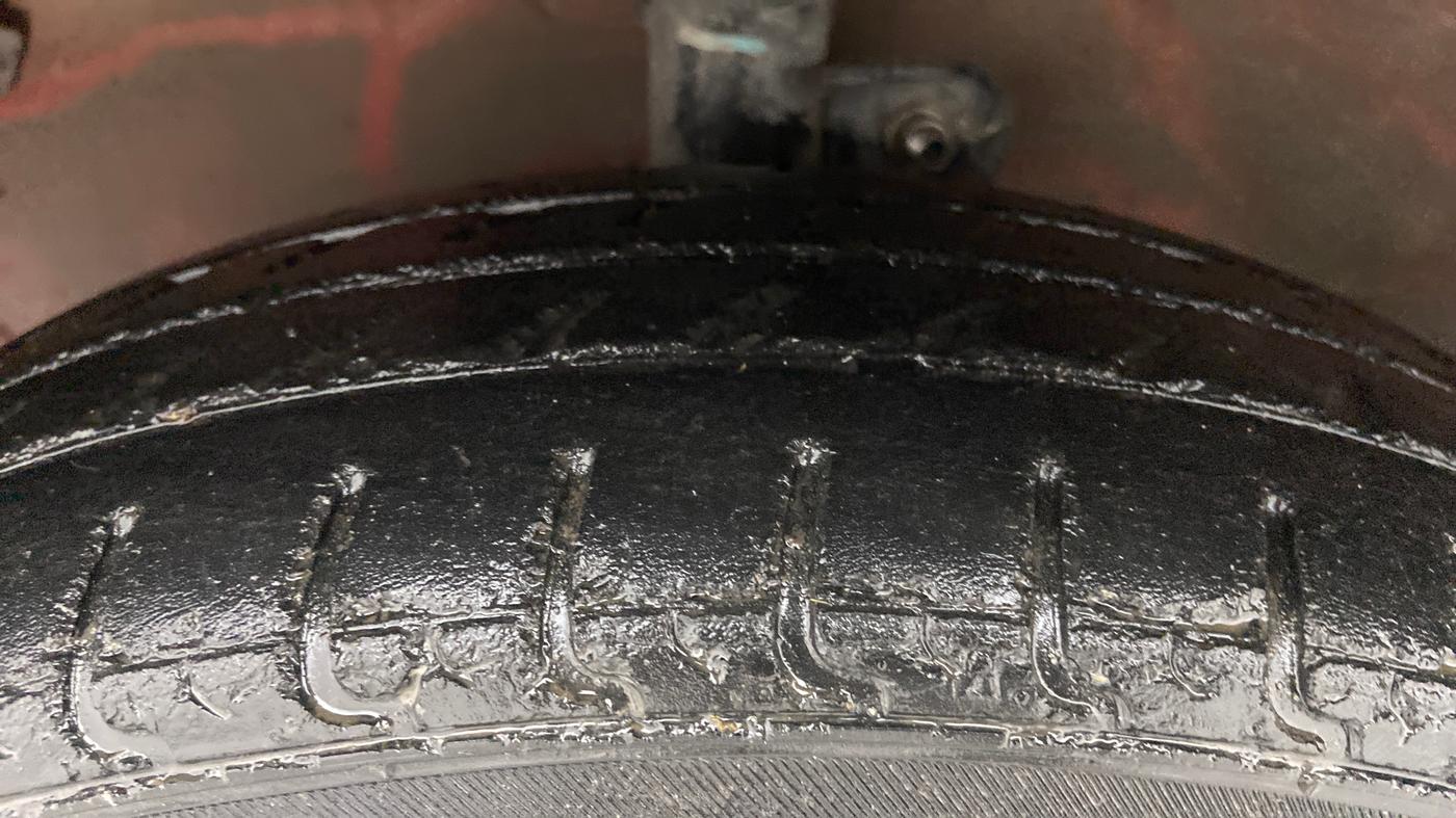 2013 Maruti A Star VXI (ABS) AT, Petrol, Automatic, 38,284 km, Left Front Tyre Tread