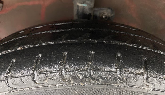 2013 Maruti A Star VXI (ABS) AT, Petrol, Automatic, 38,284 km, Left Front Tyre Tread