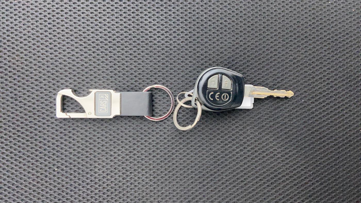 2016 Maruti Baleno DELTA 1.2 K12, Petrol, Manual, 39,256 km, Key Close up