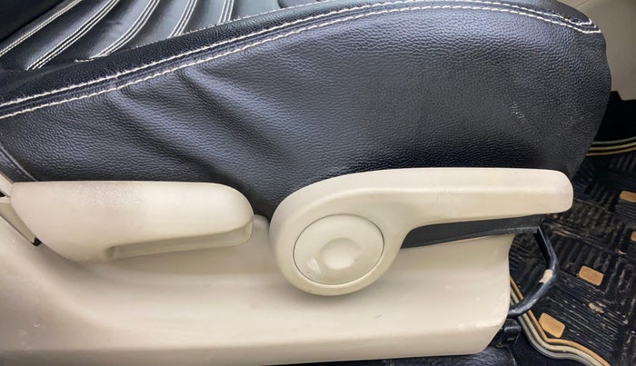 2018 Maruti Ciaz DELTA 1.4 MT PETROL, Petrol, Manual, 49,442 km, Driver Side Adjustment Panel