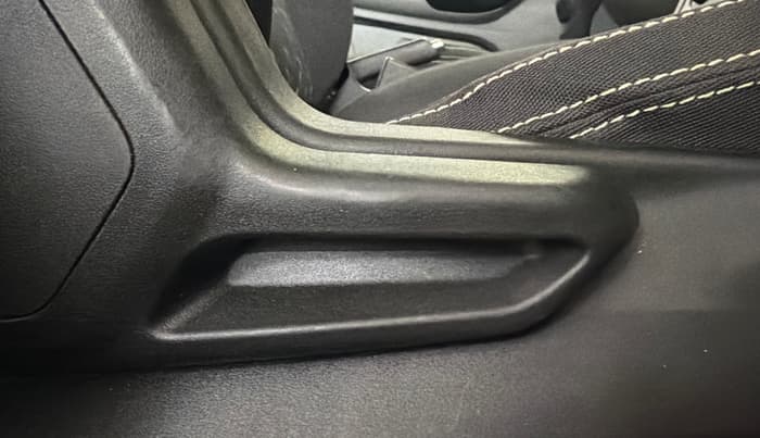 2020 Tata Tiago XT PETROL, Petrol, Manual, 29,352 km, Driver Side Adjustment Panel