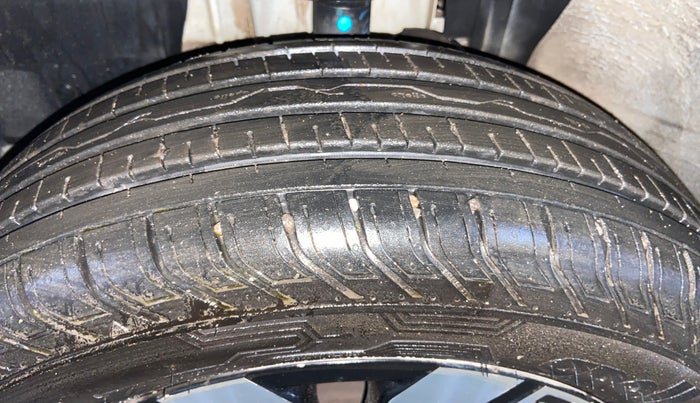 2022 Renault Kiger RXT (O) MT, Petrol, Manual, 25,156 km, Left Front Tyre Tread