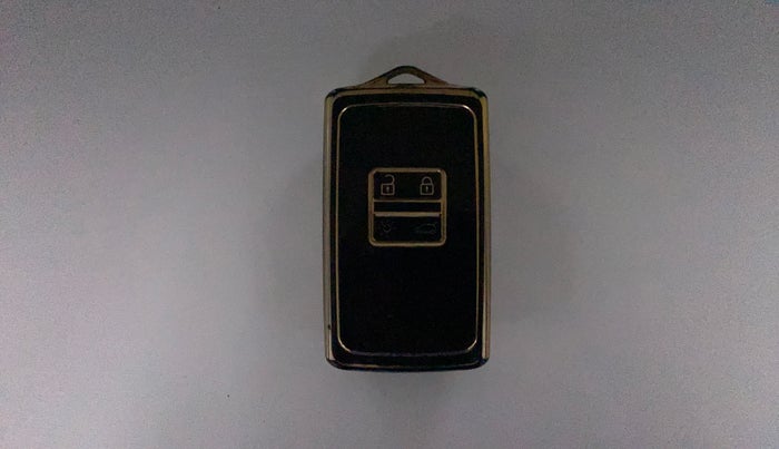 2022 Renault Kiger RXT (O) MT, Petrol, Manual, 25,156 km, Key Close Up