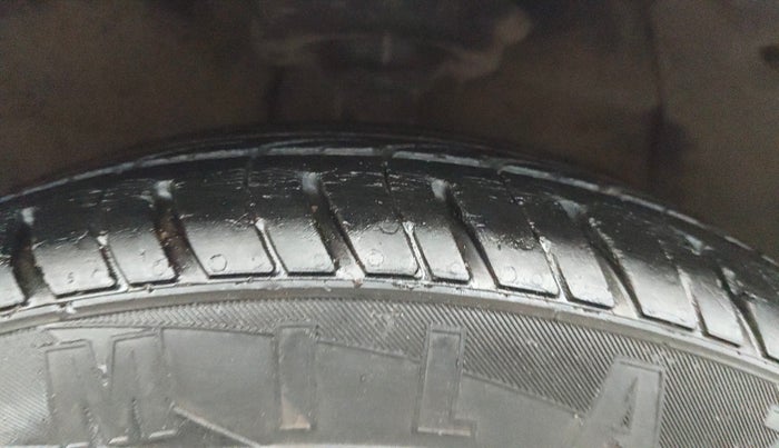 2017 Hyundai Xcent S 1.2, Petrol, Manual, 86,838 km, Right Front Tyre Tread