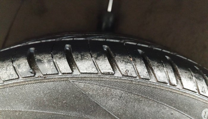 2017 Hyundai Xcent S 1.2, Petrol, Manual, 86,838 km, Right Rear Tyre Tread