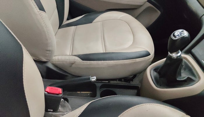 2017 Hyundai Xcent S 1.2, Petrol, Manual, 86,838 km, Gear Lever