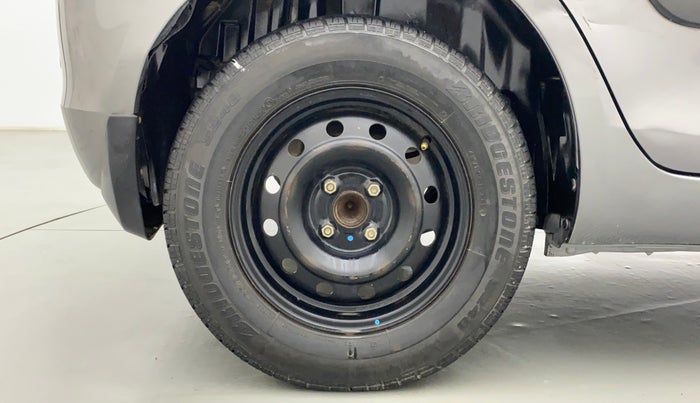 2015 Maruti Swift VXI, Petrol, Manual, 55,674 km, Right Rear Wheel
