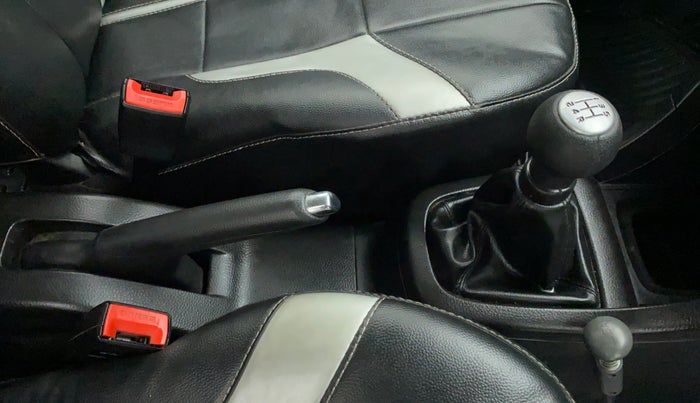 2015 Maruti Swift VXI, Petrol, Manual, 55,674 km, Gear Lever