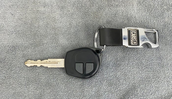 2015 Maruti Swift VXI, Petrol, Manual, 55,674 km, Key Close Up
