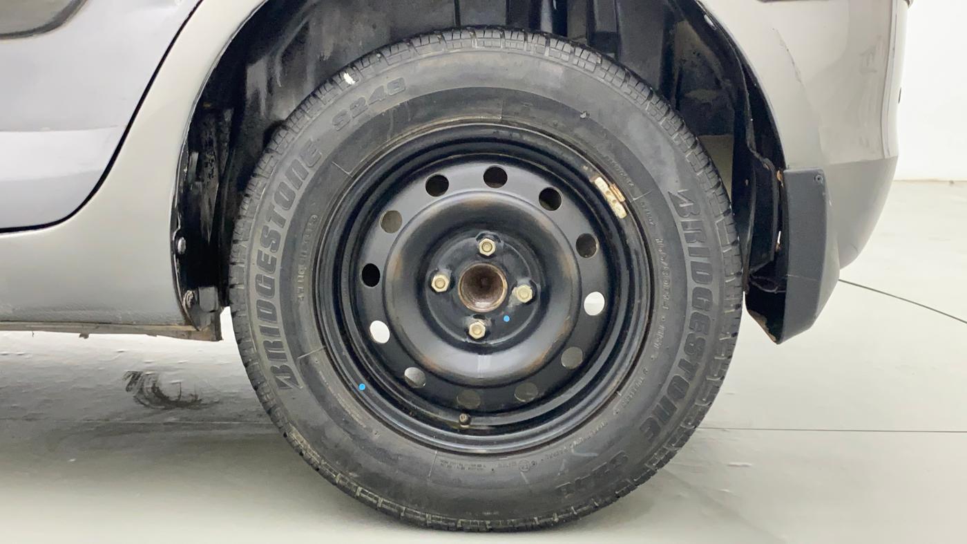 2015 Maruti Swift VXI, Petrol, Manual, 55,674 km, Left Rear Wheel