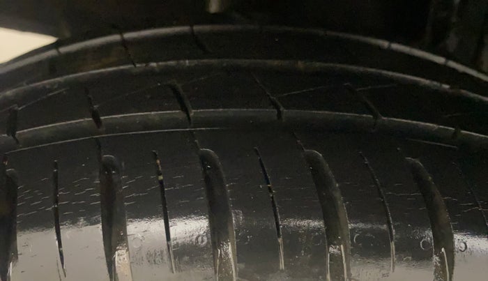 2022 Renault Kwid RXL, Petrol, Manual, 20,595 km, Right Rear Tyre Tread