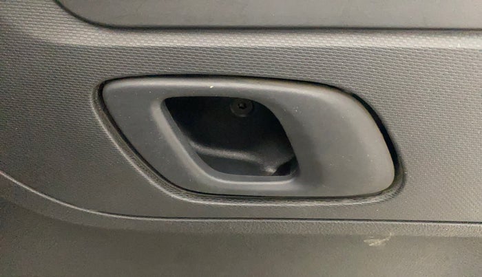 2022 Renault Kwid RXL, Petrol, Manual, 20,595 km, Driver Side Door Panels Control