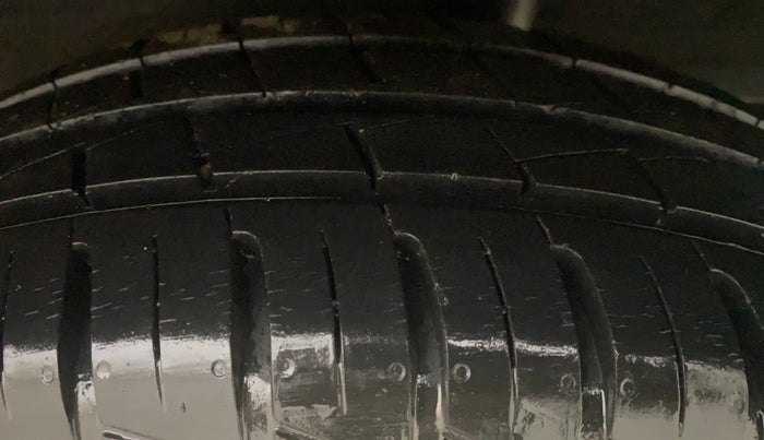 2022 Renault Kwid RXL, Petrol, Manual, 20,595 km, Left Rear Tyre Tread