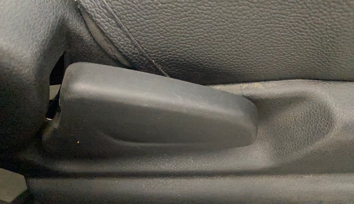 2022 Renault Kwid RXL, Petrol, Manual, 20,595 km, Driver Side Adjustment Panel