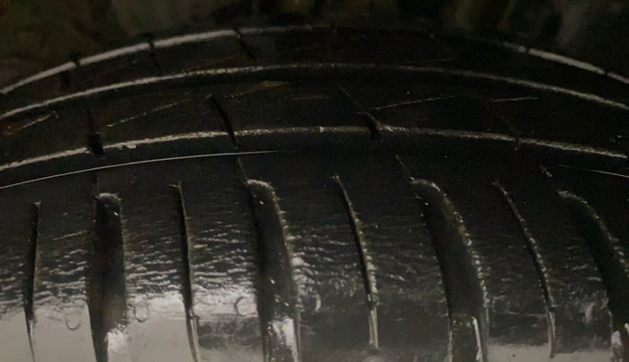 2022 Renault Kwid RXL, Petrol, Manual, 20,595 km, Right Front Tyre Tread