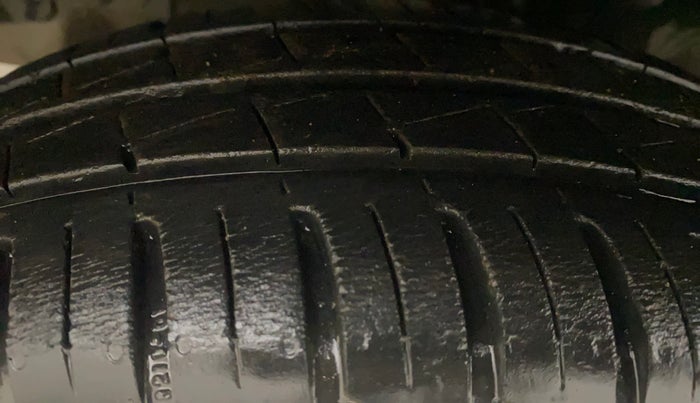 2022 Renault Kwid RXL, Petrol, Manual, 20,595 km, Left Front Tyre Tread