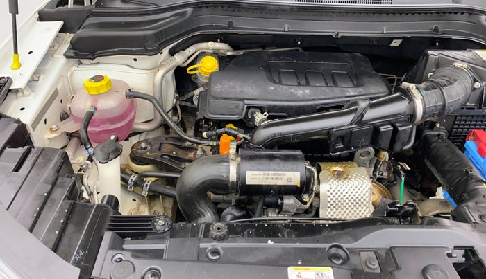 2021 Mahindra XUV300 W8 1.2 PETROL, Petrol, Manual, 24,301 km, Engine View - Right