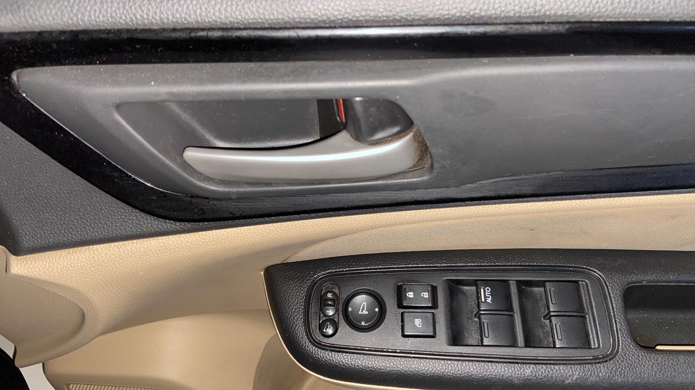 2019 Honda Amaze 1.2L I-VTEC V CVT, Petrol, Automatic, 76,692 km, Driver Side Door Panels Control